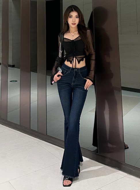 Long Sleeve Blouse Crop Top with Neckline