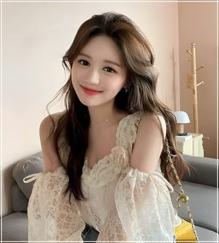 Atasan Yumi Lace Cold Shoulder - Premium Import